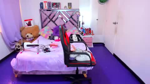 luna_analya online show from 04-22-26, 01:34