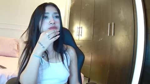 Snapshot of luna_and_banji chatting on 10-05-25, 12:09 luna and banji online show from 10-05-25, 12:09