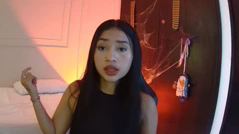 Snapshot of luna_and_banji chatting on 10-23-25, 09:13 luna and banji online show from 10-23-25, 09:13