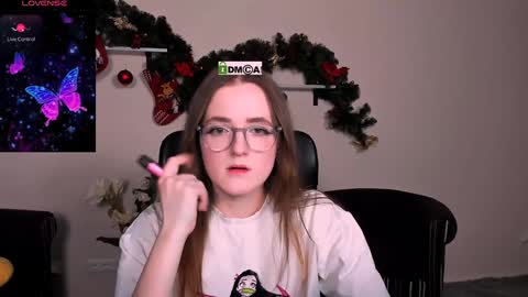 Snapshot of luna_berryy chatting on 01-03-25, 08:22 luna_berryy online show from 01-03-25, 08:22