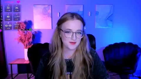 luna_berryy online show from 03-06-26, 07:54