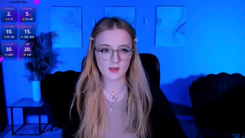 luna_berryy online show from 03-14-26, 08:25