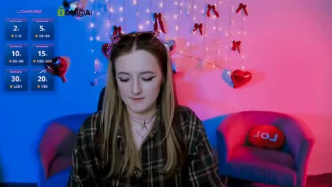 luna_berryy online show from 04-28-26, 02:27