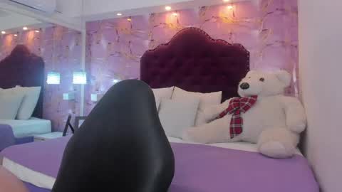 Luna Bloom online show from 05-09-26, 05:34