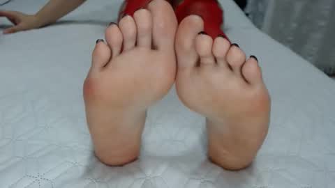 Snapshot of luna_bluebery chatting on 09-11-25, 03:39 Luna--Blueberry online show from 09-11-25, 03:39