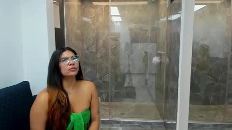 luna  online show from 02-10-25, 11:25