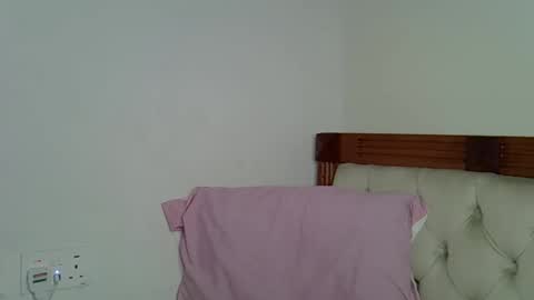 Snapshot of luna_empress chatting on 12-05-25, 12:25 maskedmalkia online show from 12-05-25, 12:25