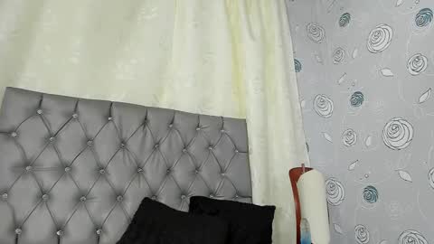 Luna Eva online show from 12-28-24, 06:18