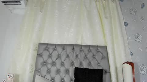 Luna Eva online show from 01-09-25, 06:36