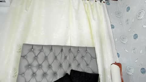 Luna Eva online show from 01-11-25, 05:29