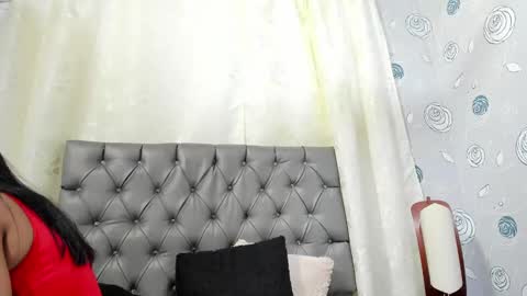 Luna Eva online show from 01-16-25, 09:51