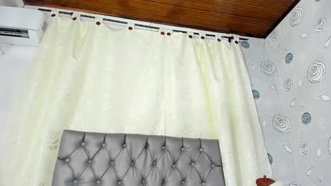 Luna Eva online show from 01-20-25, 05:48