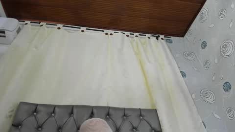 Luna Eva online show from 01-29-25, 06:07