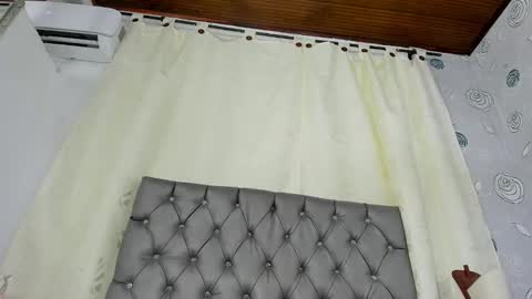 Luna Eva online show from 02-04-25, 08:49