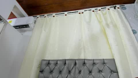 Luna Eva online show from 03-05-25, 06:01