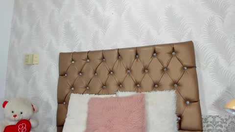 Luna Eva online show from 09-13-25, 01:44