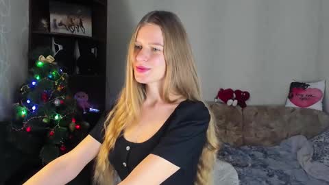 luna_evan online show from 12-25-24, 07:57