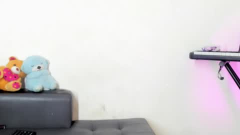 Snapshot of luna_fioree chatting on 11-11-25, 04:45 Luna Fioree online show from 11-11-25, 04:45