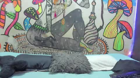 luna_gc online show from 10-22-25, 09:58