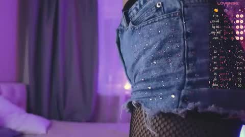 Luna online show from 09-26-25, 06:39