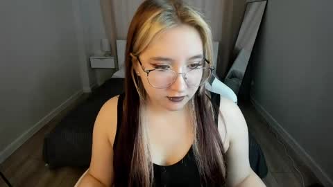 Luna Host online show from 04-16-26, 02:23
