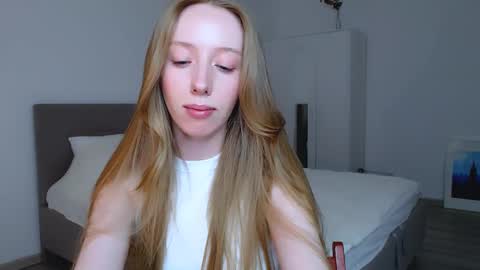 Snapshot of luna_insanity chatting on 12-14-24, 02:01 Luna online show from 12-14-24, 02:01