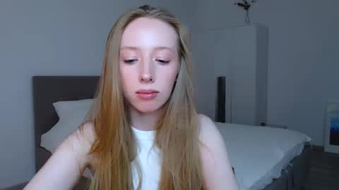 Snapshot of luna_insanity chatting on 12-25-24, 10:16 Luna online show from 12-25-24, 10:16