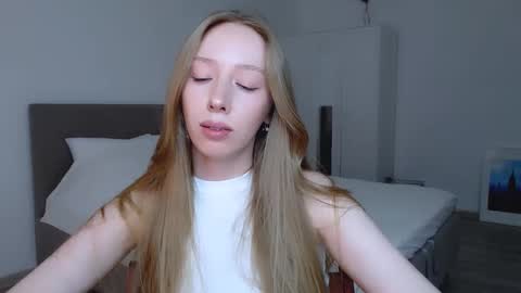 Snapshot of luna_insanity chatting on 01-11-25, 11:46 Luna online show from 01-11-25, 11:46