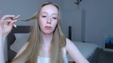 Snapshot of luna_insanity chatting on 01-18-25, 11:55 Luna online show from 01-18-25, 11:55