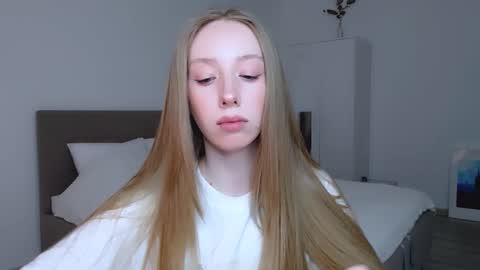 Snapshot of luna_insanity chatting on 01-19-25, 08:30 Luna online show from 01-19-25, 08:30