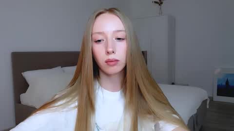 Snapshot of luna_insanity chatting on 01-25-25, 11:11 Luna online show from 01-25-25, 11:11