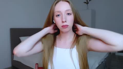 Snapshot of luna_insanity chatting on 02-16-25, 10:54 Luna online show from 02-16-25, 10:54