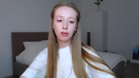 Snapshot of luna_insanity chatting on 02-20-25, 02:40 Luna online show from 02-20-25, 02:40