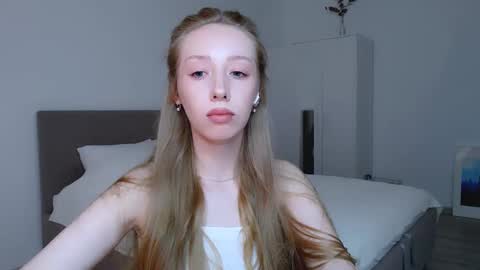 Snapshot of luna_insanity chatting on 02-23-25, 06:56 Luna online show from 02-23-25, 06:56