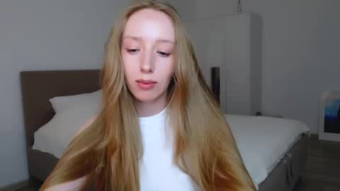 Snapshot of luna_insanity chatting on 02-26-25, 10:09 Luna online show from 02-26-25, 10:09