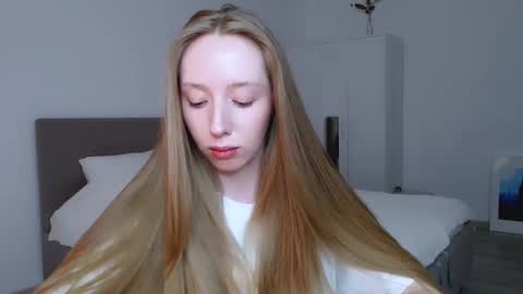 Snapshot of luna_insanity chatting on 02-27-25, 11:48 Luna online show from 02-27-25, 11:48