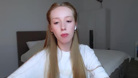 Snapshot of luna_insanity chatting on 03-08-25, 01:28 Luna online show from 03-08-25, 01:28