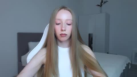 Snapshot of luna_insanity chatting on 10-06-25, 08:28 Luna online show from 10-06-25, 08:28