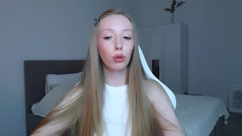 Snapshot of luna_insanity chatting on 10-23-25, 08:51 Luna online show from 10-23-25, 08:51