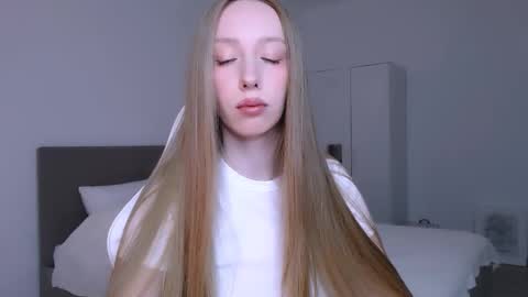 Snapshot of luna_insanity chatting on 03-29-26, 08:20 Luna online show from 03-29-26, 08:20