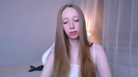 Snapshot of luna_insanity chatting on 04-10-26, 10:47 Luna online show from 04-10-26, 10:47