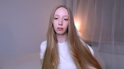 Snapshot of luna_insanity chatting on 04-17-26, 09:18 Luna online show from 04-17-26, 09:18