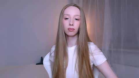 Snapshot of luna_insanity chatting on 04-27-26, 10:52 Luna online show from 04-27-26, 10:52