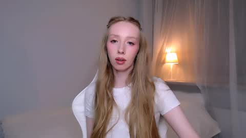 Snapshot of luna_insanity chatting on 05-25-26, 10:49 Luna online show from 05-25-26, 10:49