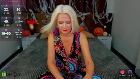 luna_lew1s online show from 10-30-25, 09:00