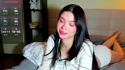 Snapshot of luna_lips chatting on 06-12-26, 01:26 Hi everyone my name is Tina online show from 06-12-26, 01:26