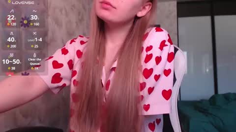 Luna online show from 02-06-25, 07:56