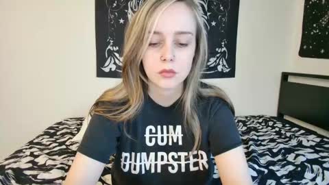 Snapshot of luna_lovelyy chatting on 02-23-25, 08:55 Luna online show from 02-23-25, 08:55