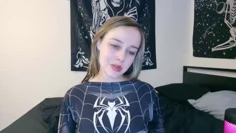 Snapshot of luna_lovelyy chatting on 10-07-25, 05:48 Luna online show from 10-07-25, 05:48