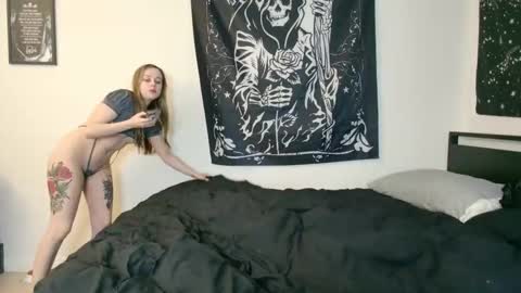 Snapshot of luna_lovelyy chatting on 11-02-25, 10:56 Luna online show from 11-02-25, 10:56